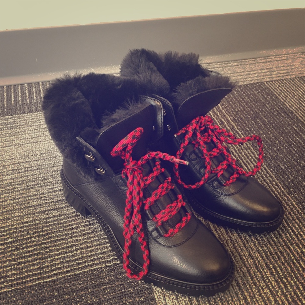 Nine West fur lined boots. Never worn. Size 6.